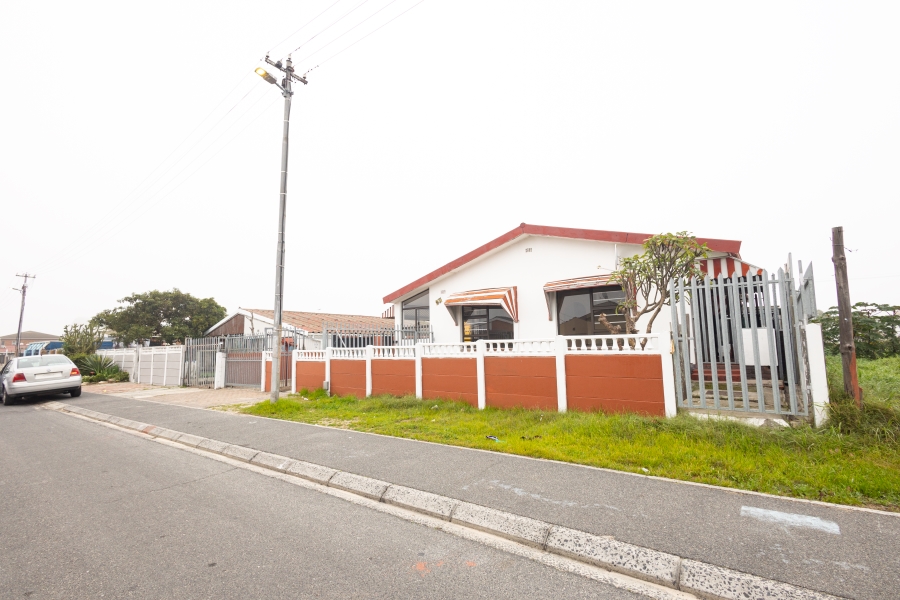 3 Bedroom Property for Sale in Ravensmead Western Cape
